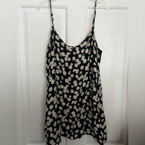 Reformation Black Dress with Daisy Print NWOT - Picture 1 of 3